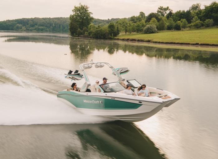 MasterCraft wake surf boat cruising in Huntsville Ontario